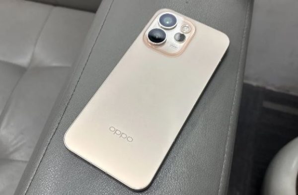 eroreot OPPO Reno15 5G – AI Portrait Expert with 120Hz AMOLED Display
