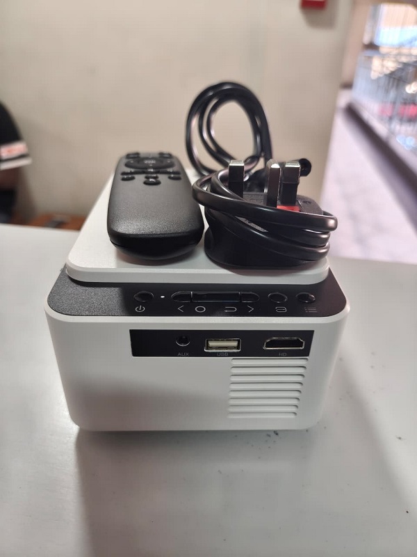 T6 Projector 2GB RAM 16GB Storage Android 14 Clear Display