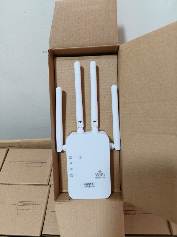 High-Speed 4-Antenna WiFi Extender & AP
